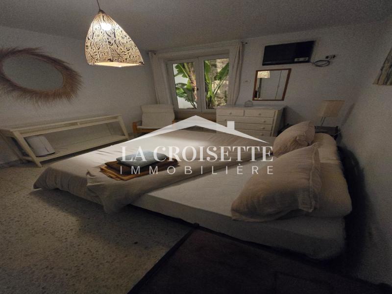 Rez-de-chaussée de villa meublé S+2 avec terrasse à La Marsa